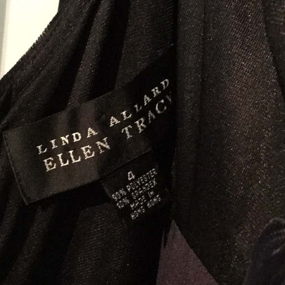 Midnight blue velvet sleeveless gown - Picture 4 of 4